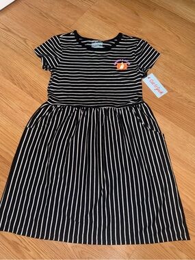 Girls’ Black&White Halloween Dress Size (Medium 8) …239